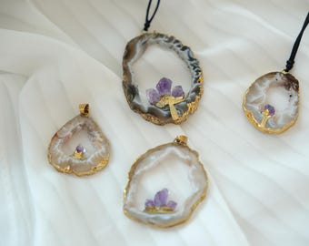 Natural Agate Slice Pendant with Raw Amethyst Crystal and Gold Trim – Unique Boho Jewelry Piece Available in Single or Full Set