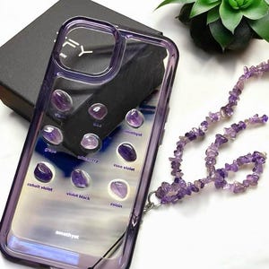 Étui de téléphone avec pierres d'améthyste curatives avec bracelet en perles de cristal | Étui pour iPhone avec pierres précieuses violettes faites à la main | Étui pour iPhone couleur violet