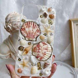 Handmade Seashell iPhone Case: 3D Coastal Resin Phone Cover