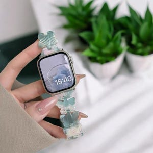 Stylish Butterfly Beaded Apple Watch Band – Resin Floral Bracelet Strap – Aesthetic Chic Wristband for iWatch Series 9 8 7 6 5 4 SE Ultra