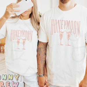 Honeymoon TShirt, Honeymoonin shirt, Newlywed shirt, Just married Tshirt, Couples matching outfit, Bride and groom, Couples honeymoon