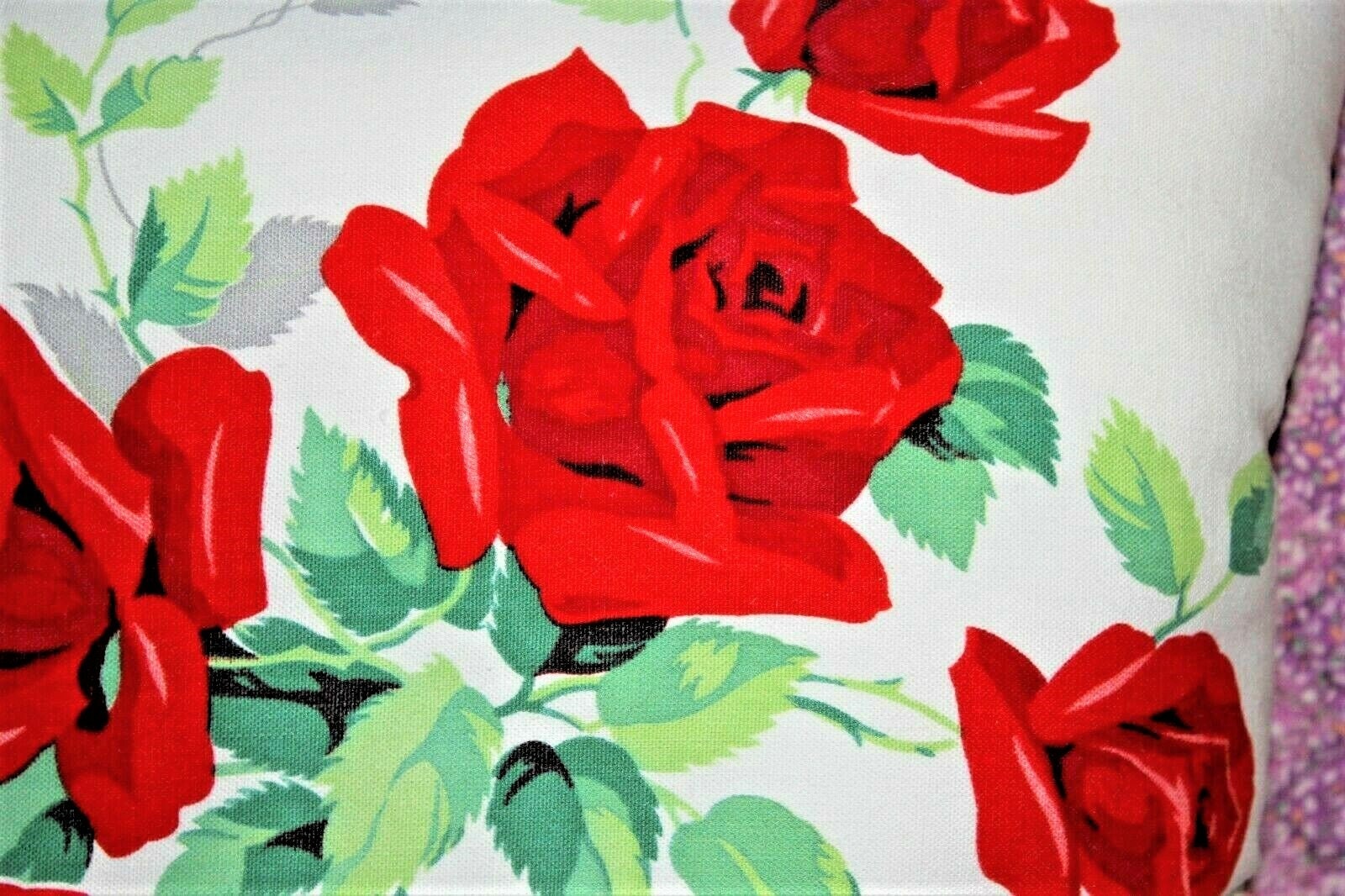 Details about   Vintage Wilendur Red Royal Roses Mid Century Farmhouse Tablecloth Throw Pillow 