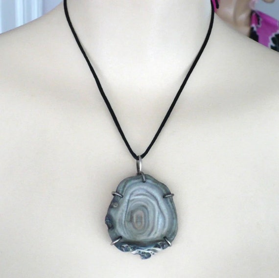 Chalcedony Rose Sterling Pendant 1960s Get Lucky … - image 2