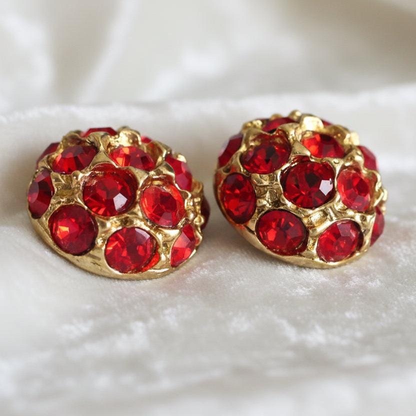 29L 1980s Red Rhinestone Cluster Dome Shank Buttons 3/4
