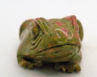 Hand Carved Thulite Zoisite Frog Fetish Figurine