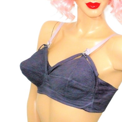Fabulous New/old Stock Vintage 50's TEENFORM Circle Stitch starter /  Training Bullet Bra 30AA in the Original Box -  Canada