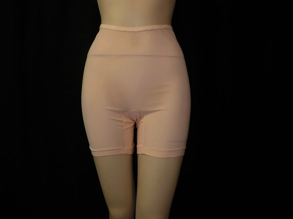 Bombshell's Bloomers / 1920s Vintage Panties / War