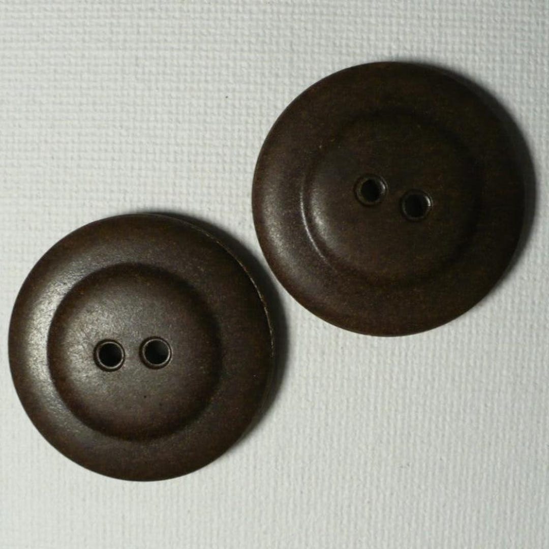 44L 1920s-30s Brown Two-hole Composition Buttons 1 1/8