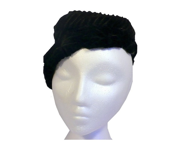 Coy Calot 1930's Vintage Vamp Hat Black Silk Velve