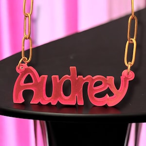 Collar con nombre fluorescente de neón personalizado, cadena dorada, colgante con clip de papel, joyería acrílica con nombre, accesorio para rave, letrero, regalo de cumpleaños personalizado