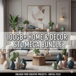 Puede incluir: Una escena de sala de estar con un sofá, una mesa de centro y varios jarrones decorativos en tonos azules, blancos y rosas. La imagen incluye el texto "100GB+ HOME & DECOR STL MEGA BUNDLE" y "UNLEASH YOUR CREATIVE PROJECTS - DIGITAL FILES".