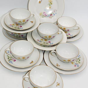 Tea service with wildflowers and butterflies, Kahla tea sets for 6+ people, 18-piece floral tea set + vintage, nostalgic tableware