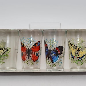 6 Franse waterglazen met vlinderpatroon, Reims glazen met vlinderdecoratie, Frans glaswerk uit het midden van de 20e eeuw, glazen voor een tuinfeest