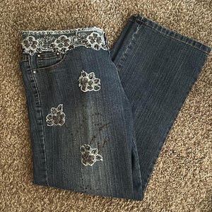 Vaqueros azules Vavierno con encaje y adornos de cuentas, talla 32