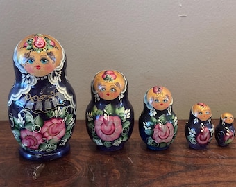 ヴィンテージロシアマトリョーシカ ネイビーブルー花柄木製入れ子人形 5体セット