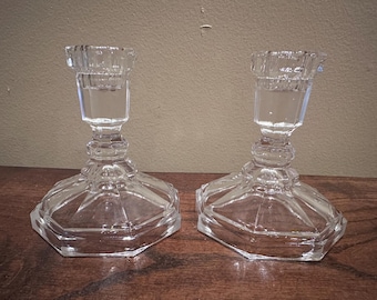 Candelabros cónicos de cristal con base octogonal de estilo vintage