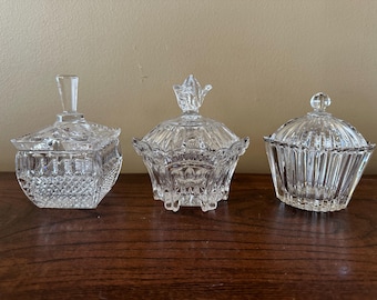 Vintage prydnadsaskar/serveringsfat i slipat glas