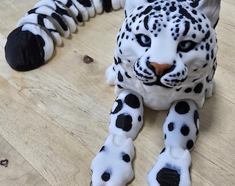Snow Leopard Companion – Articulated Flexi Toy, Wild Shelf Decor