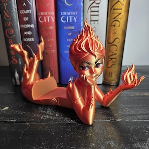 Lehabah Fire Sprite Figurine – Book Stand & Decor | Crescent City–Inspired 3D Print Bild 11