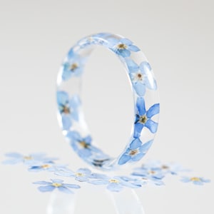 Forget-me-not Resin Ring Band, Handmade Floral Band with Real Dried Flowers in Clear Resin, Keepsake Rings, Nature Ring for Her