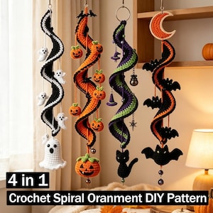 Könnte beinhalten: Vier hängende Häkelspiralen mit Halloween-Motiven. Die Ornamente zeigen Geister, Kürbisse, eine schwarze Katze mit Hexenhut sowie Fledermäuse und einen Mond in den Farben Schwarz, Weiß, Orange, Violett und Grün.