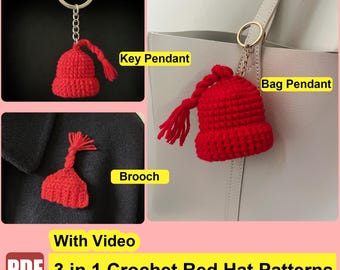 Peut inclure: Un motif de bonnet rouge au crochet est présenté comme porte-clés, pendentif de sac et broche. L'image comprend le texte "3 en 1 Crochet Red Hat Patterns", "With Video" et "PDF".