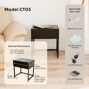 Pode incluir: Uma placa de madeira rústica com o texto "Welcome to our home" em letras brancas. A placa apresenta um acabamento desgastado e um design simples e convidativo, perfeito para a decoração da porta da frente.