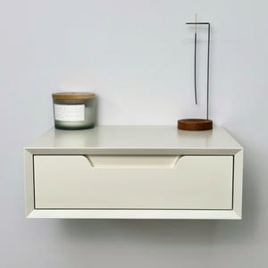 Mesa de cabeceira suspensa na parede – Mesa de cabeceira flutuante em MDF pintado, mesa de cabeceira pequena minimalista, prateleira de quarto feita à mão, presente para ela