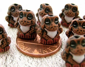 20 Tiny Frog Beads - brown - CB71