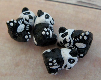 4 Tiny Panda Beads - CB81