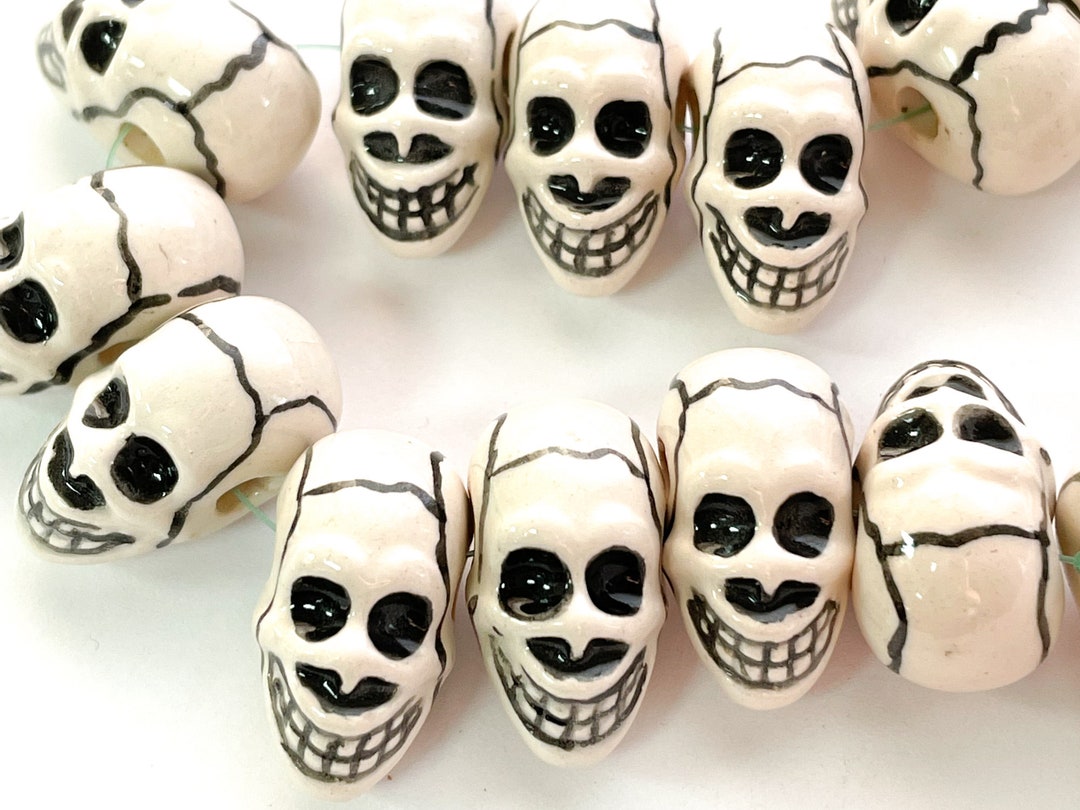 8 pcs of Antique Bronze 3D Pirate Skull Beads 12x14x20mm A1580