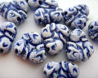 10 Tiny Skull Wheel Beads - blue - CB617