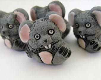 4 Large Mice Beads - sitting - LG334