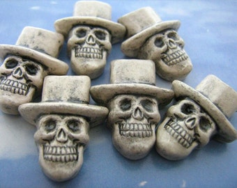 10 Large Skull Beads - with white hats - LG427