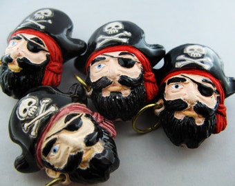 4 Large Pirate Captain Beads - LG397