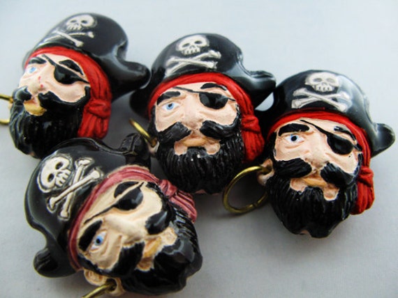 10 Large Pirate Captain Beads LG397 