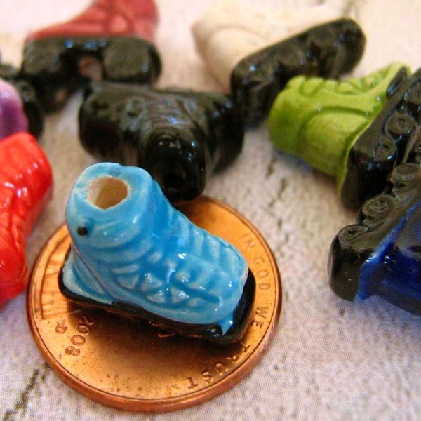 10 Tiny Inline Skate Beads - CB630