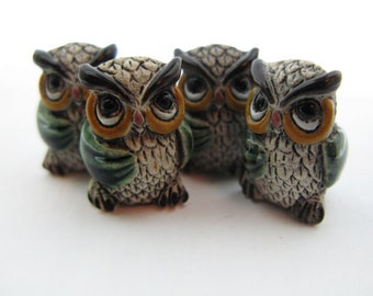 10 Large Ceramic Owl Beads - green wings - LG460