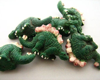 10 Large Stegosaurus Beads - LG121