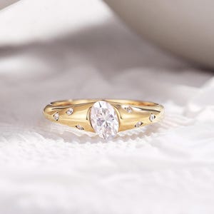 Unique Moissanite Engagement Ring Solid Gold Wedding Ring Minimalist Moissanite Custom Rings for Women Personalized Gift Handmade Jewelry