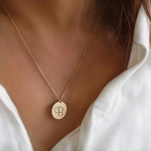 Collier Médaille Initiale Personnalisé – Bijou Minimaliste en Acier Inoxydable, Cadeau Femme, Gravure sur Commande, Lettre Unique