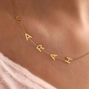 Collar con nombre personalizado - Joya con letras colgantes - Acero inoxidable dorado - Regalo de cumpleaños para mujer, San Valentín