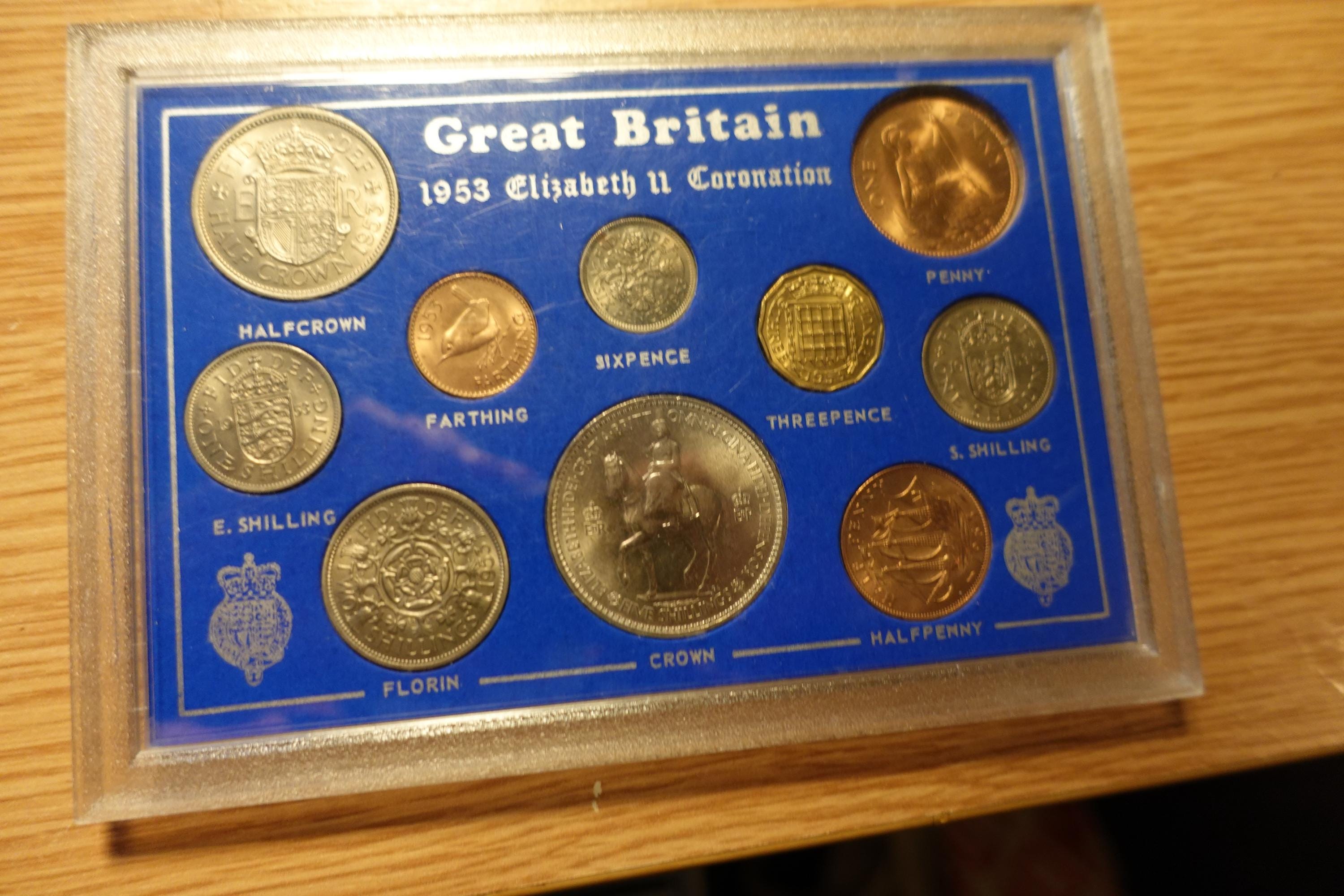 1953年エリザベス2世戴冠式記念クラウンコインセット（72歳の誕生日プレゼント） - Etsy 日本
