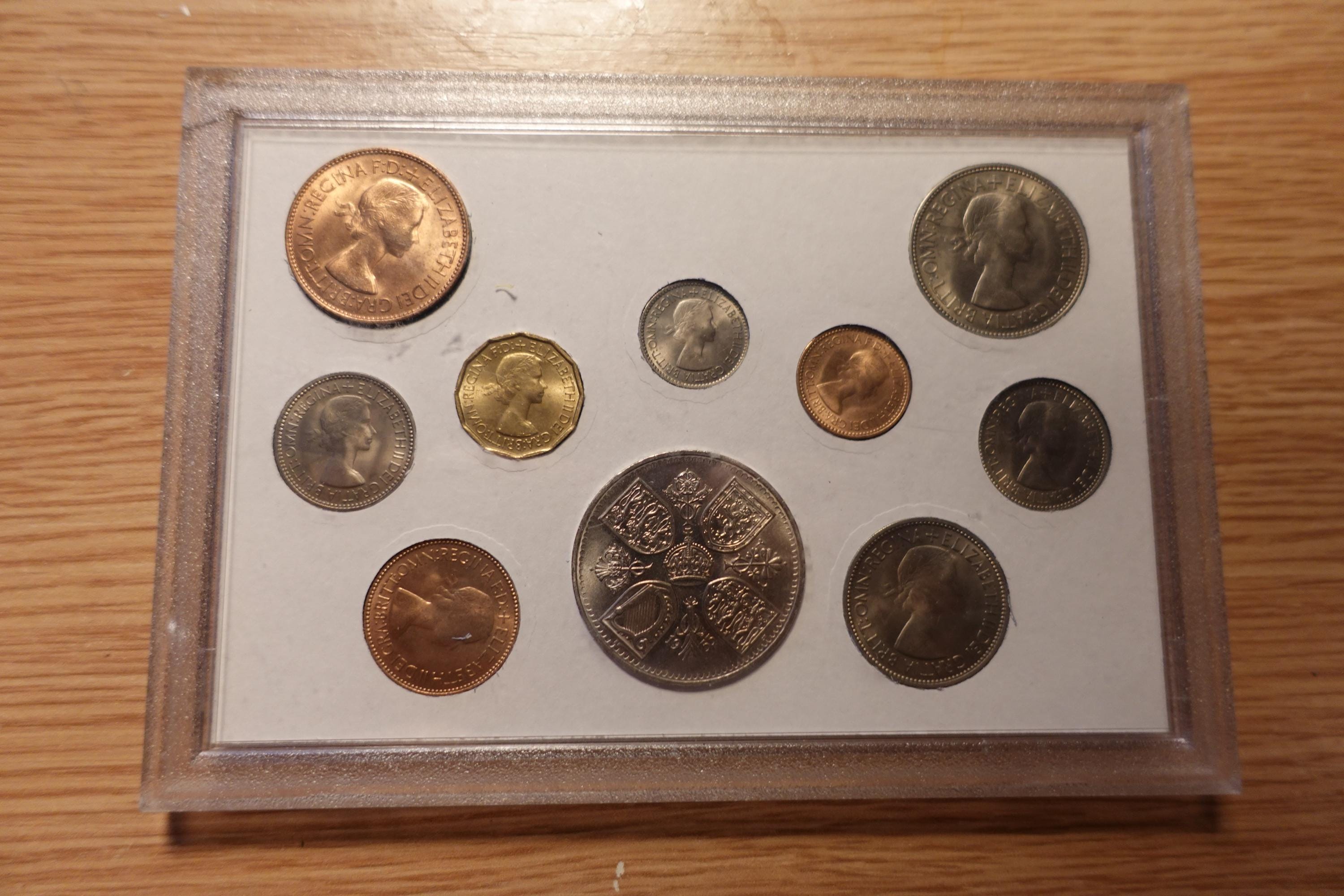 1953年エリザベス2世戴冠式記念クラウンコインセット（72歳の誕生日プレゼント） - Etsy 日本