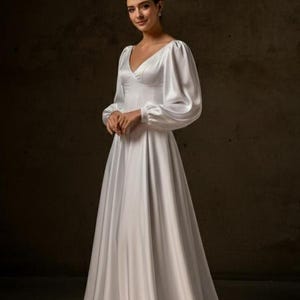 Satijnen trouwjurk met lange mouwen EMILIA, bruidsjurk met open achterkant, trouwjurk met pofmouwen, minimalistische schakingsjurk, klassieke bruidsjurk afbeelding 2