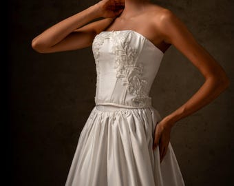 Set wedding corset and long skirt, Two piece wedding corset, Satin Corset and Maxi Skirt, Luxury Bridal Corset with 3D Lace, Seraphine set