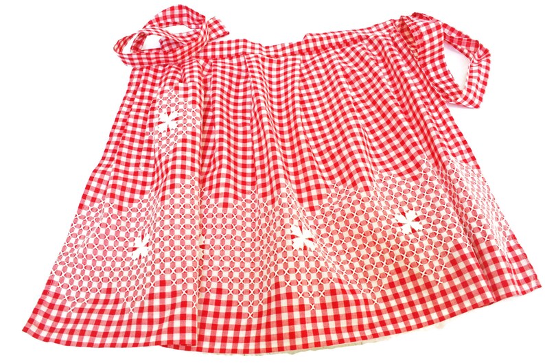 Vintage Apron  /  Red and White Gingham Handmade Apron  /  Mid image 0
