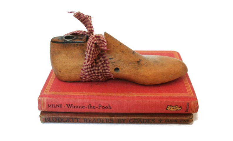 Vintage Shoe Form  /  Child's Size Shoe Mold  /  Wooden image 0