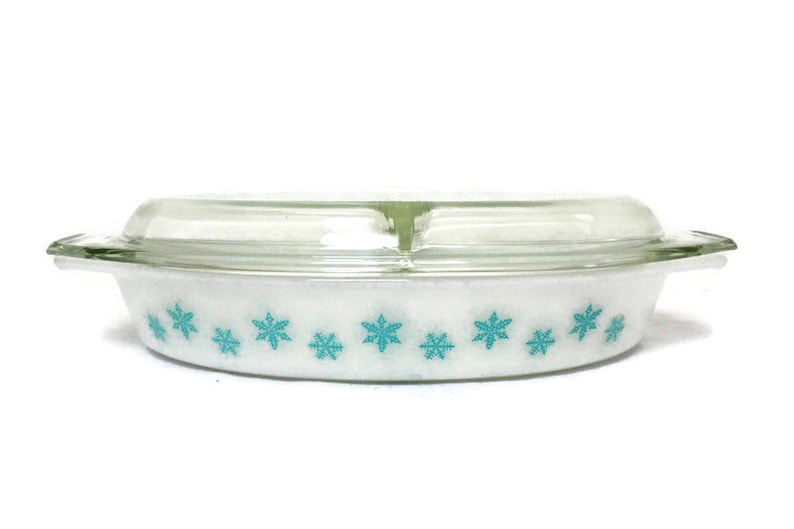 Vintage Pyrex Covered Serving Dish Snowflake Divided Casserole One and One Half Quart Collectible Pyrex Turquoise Kitchen