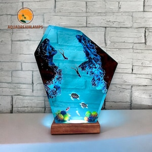 Handmade Ocean Resin Night Light - USB Wooden Lamp with Turtles & Jellyfish - Unique Home Decor And Gift for Ocean Lovers - Desk Lamp